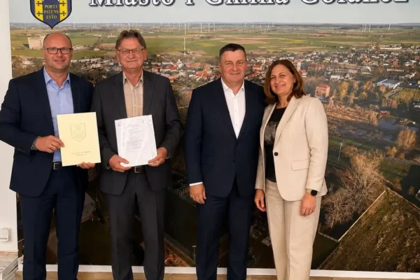 Gołańcz: Umowa na modernizację boiska piłkarskiego podpisana