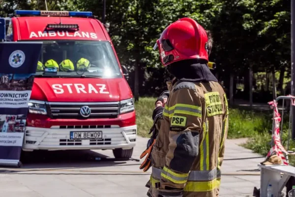 Interwencje OSP Wapno: pomoc medyczna i usuwanie zagrożenia na drodze