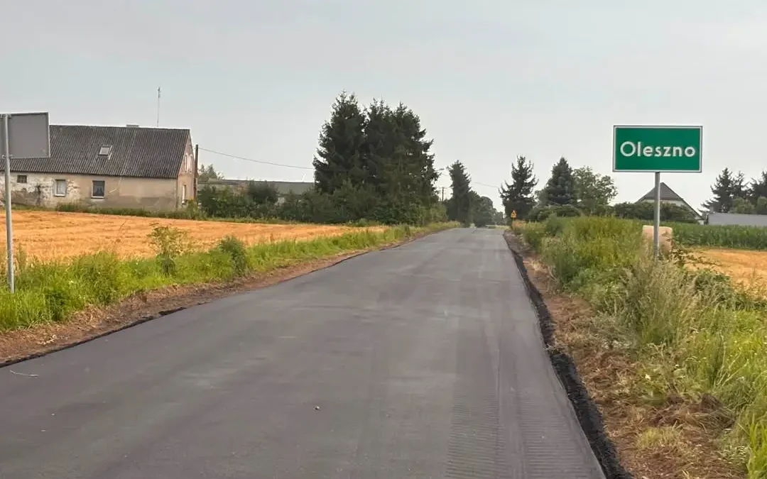 Remont drogi powiatowej nr 1557P na odcinku Dobieszewo – Oleszno zbliża się do finału
