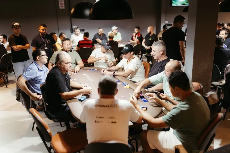 Brydżowe emocje w Rościnnie: Grzegorz Samol mistrzem miasta i gminy oraz turnieju Odnowa Cup