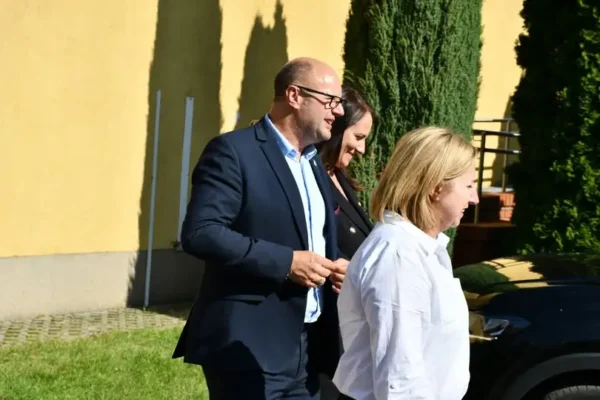 Wicewojewoda Wielkopolska z wizytą w Gołańczy — rozmowy o wsparciu i modernizacji zamku