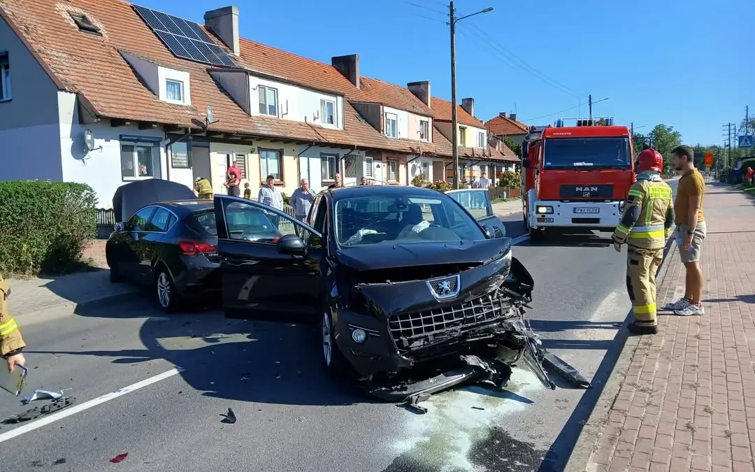 Kolizja drogowa w Wapnie na ulicy Solnej – interweniowały służby ratunkowe