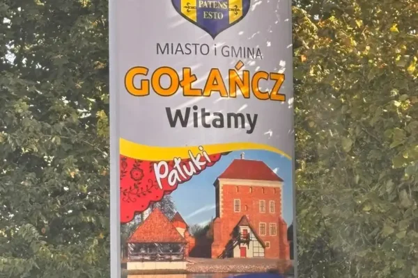 Gołańcz z nowymi witaczami. „Brama zawsze otwarta!” wita podróżnych