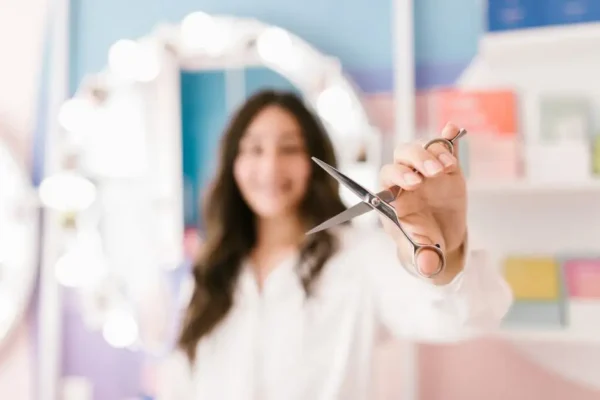 Gmina Skoki szuka wykonawców usług strzyżenia oraz manicure i pedicure