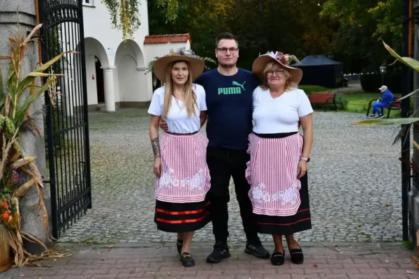 Biesiada Pałucka w Smogulcu: „Wesele Pałuckie” i regionalne smaki zachwyciły ponad 100 osób