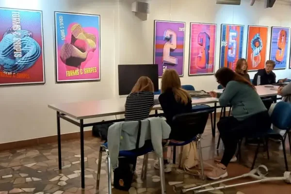 Warsztaty z AI i projektowania koszulek w Wągrowcu