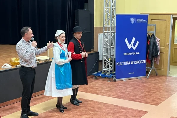 Wielkopolski folklor zagościł w Damasławku – koncert i warsztaty z zespołem „Wielkopolanie”